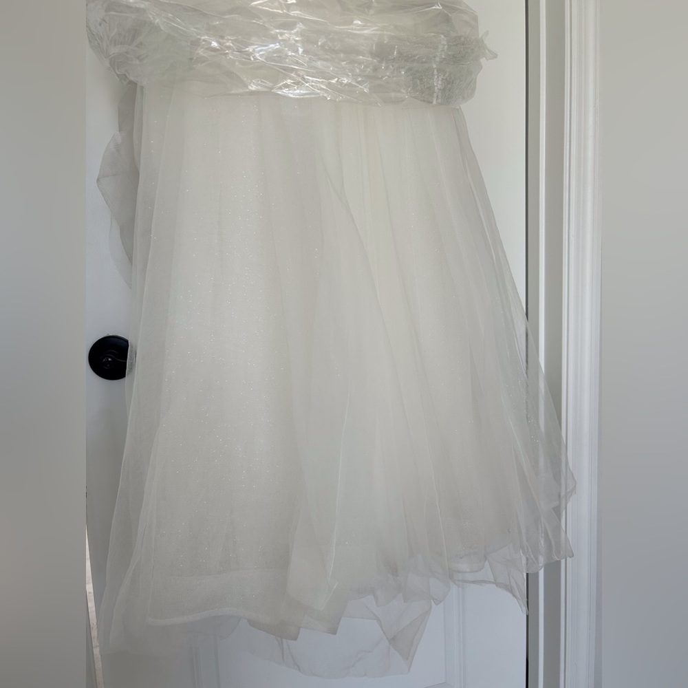Maggie Sottero Stevie  Size:8 Ivory 2022 wedding dress - Picture 11 of 15